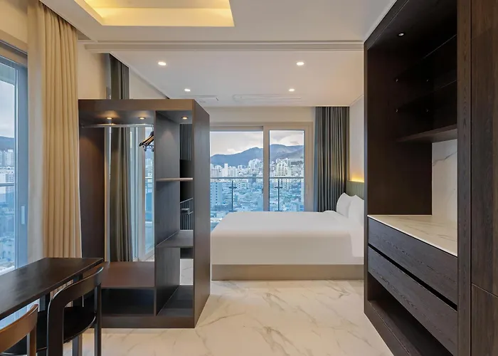 New Cz Nampo Hotel 4*
